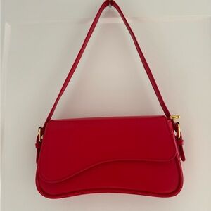 Chic red shoulder bag